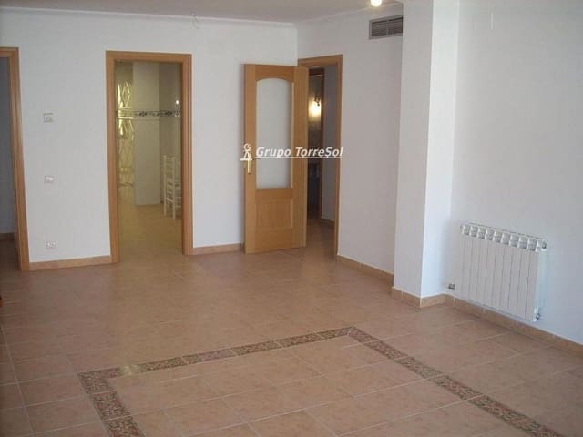 Piso de 3 habitaciones en Torredembarra en alquiler con garaje - 710 € (Ref: 9537353)