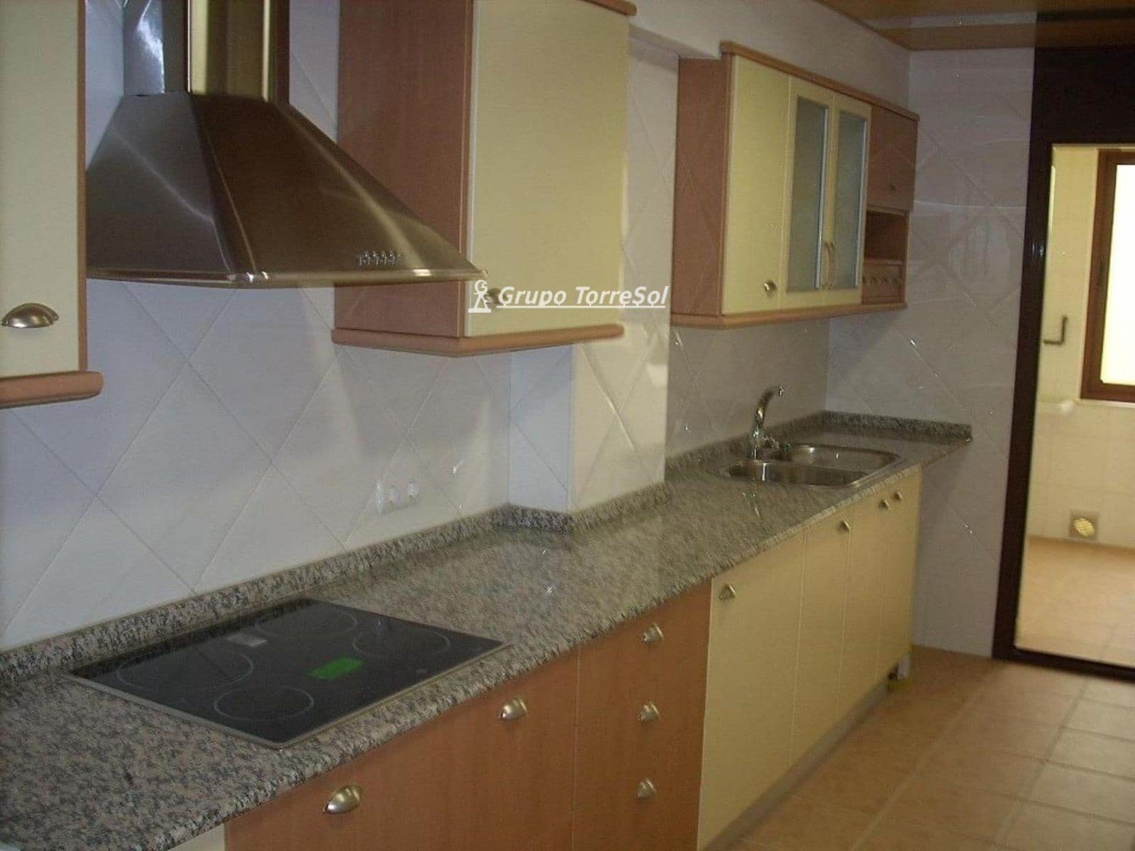 Piso de 3 habitaciones en Torredembarra en alquiler con garaje - 710 € (Ref: 9537353)