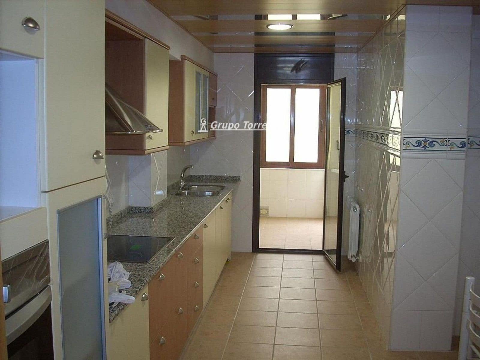 Piso de 3 habitaciones en Torredembarra en alquiler con garaje - 710 € (Ref: 9537353)