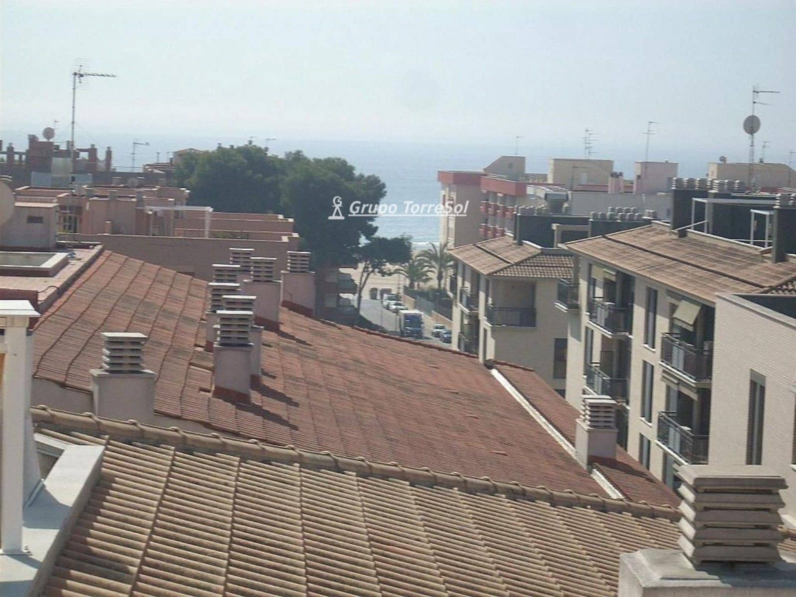 Piso de 3 habitaciones en Torredembarra en alquiler con garaje - 710 € (Ref: 9537353)