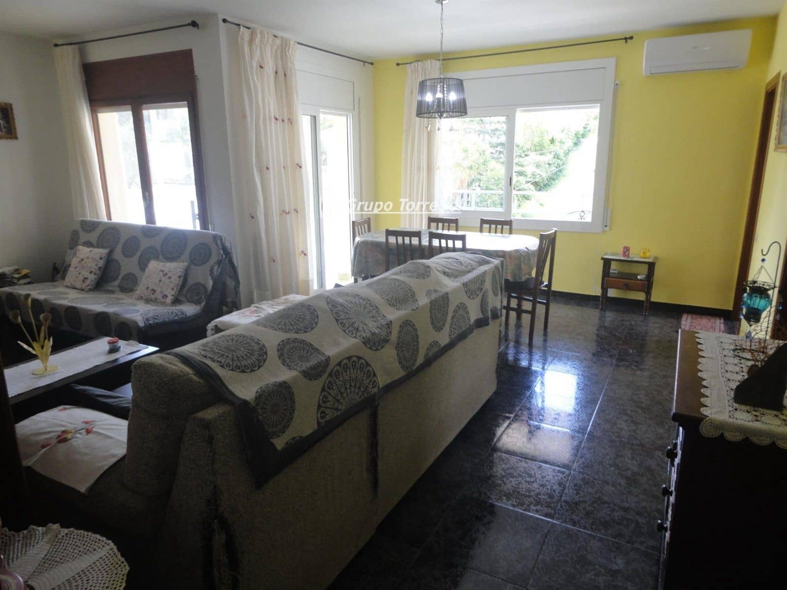 7 soveværelse Villa til salg i Segur de Calafell med garage - € 249.000 (Ref: 9547113)