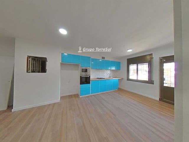 4 bedroom Townhouse for sale in El Vendrell - € 275,000 (Ref: 9552549)