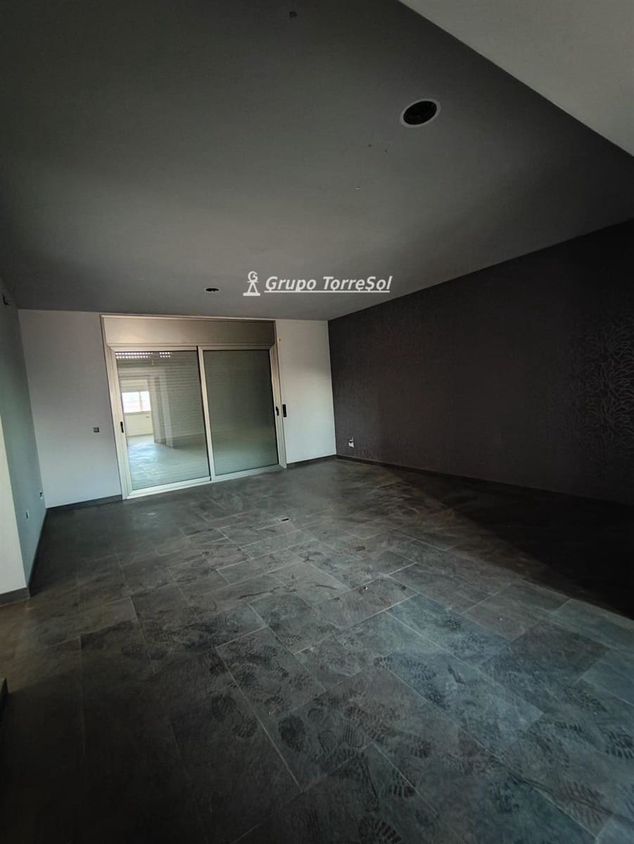 6 quarto Restaurante/Bar para venda em La Bisbal del Penedes - 210 000 € (Ref: 9552550)