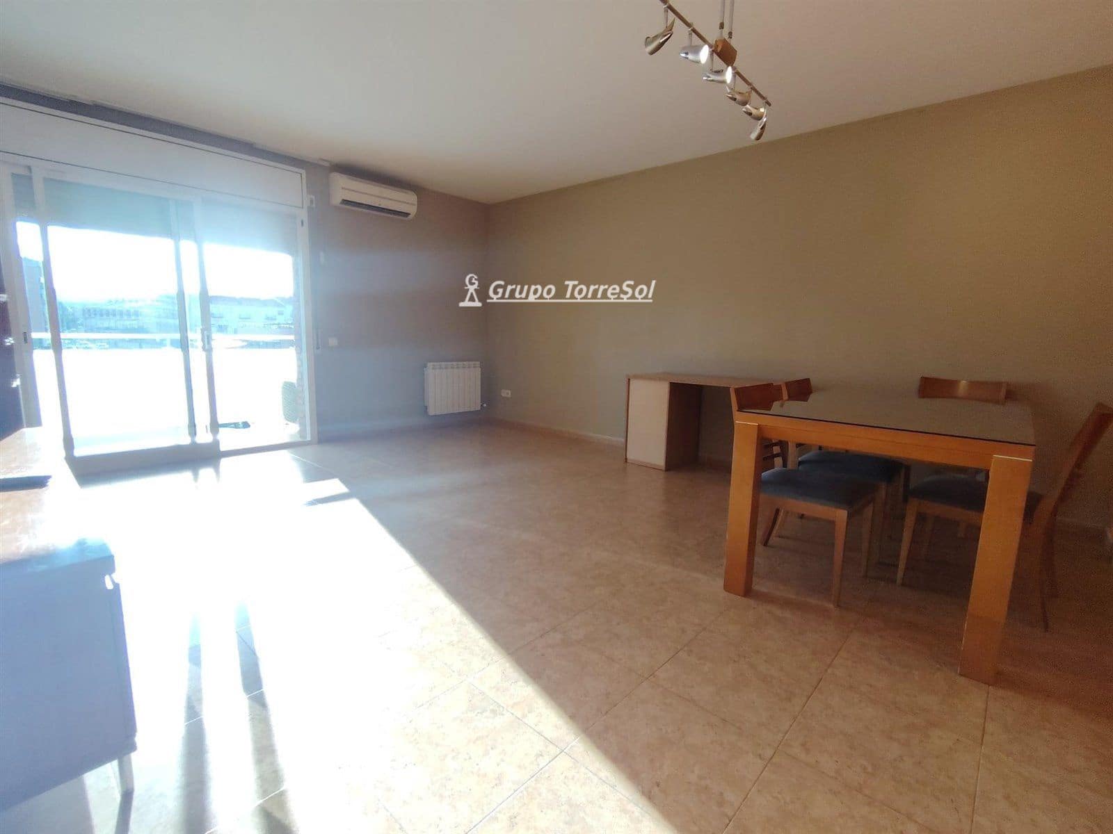Piso de 4 habitaciones en El Vendrell en venta con garaje - 196.000 € (Ref: 9552551)