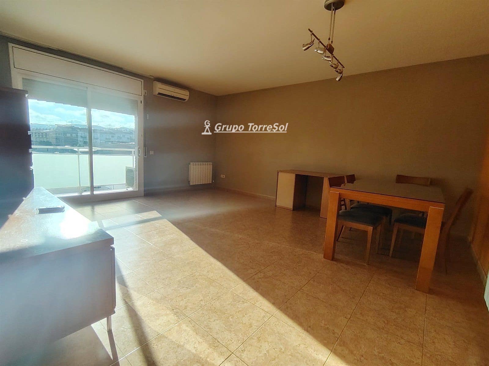 Piso de 4 habitaciones en El Vendrell en venta con garaje - 196.000 € (Ref: 9552551)