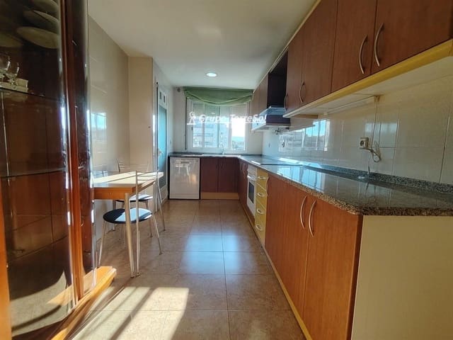 4 quarto Apartamento para venda em El Vendrell com garagem - 196 000 € (Ref: 9552551)