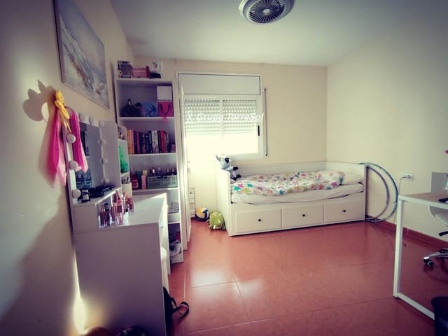 4 slaapkamer Flat te koop in El Vendrell - € 189.000 (Ref: 9552553)