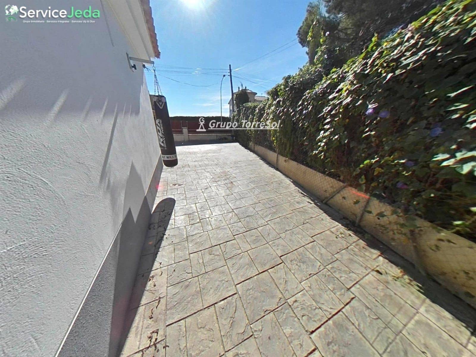 3 bedroom Villa for sale in Banyeres del Penedes - € 320,000 (Ref: 9552555)