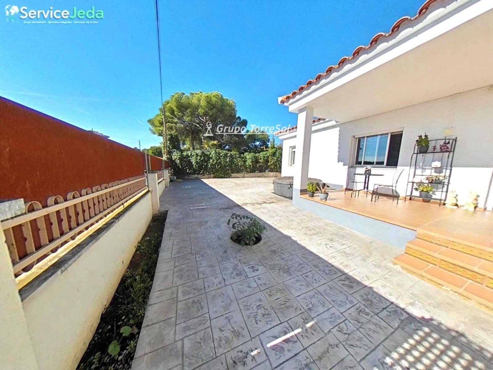 3 bedroom Villa for sale in Banyeres del Penedes - € 320,000 (Ref: 9552555)