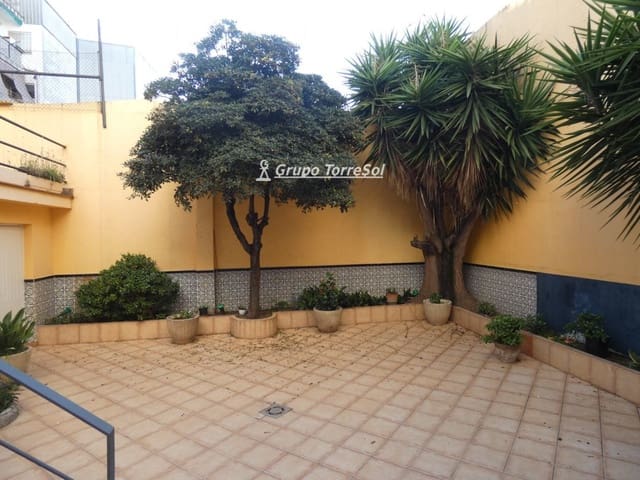 Local Commercial à vendre à Vilanova i la Geltrú - 180 000 € (Ref: 9552585)