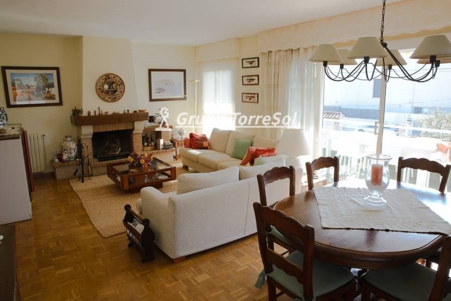 4 soverom Villa til salgs i Calafell med svømmebasseng garasje - € 550 000 (Ref: 9553133)