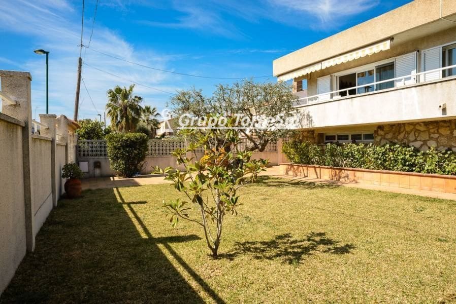 4 soverom Villa til salgs i Calafell med svømmebasseng garasje - € 550 000 (Ref: 9553133)