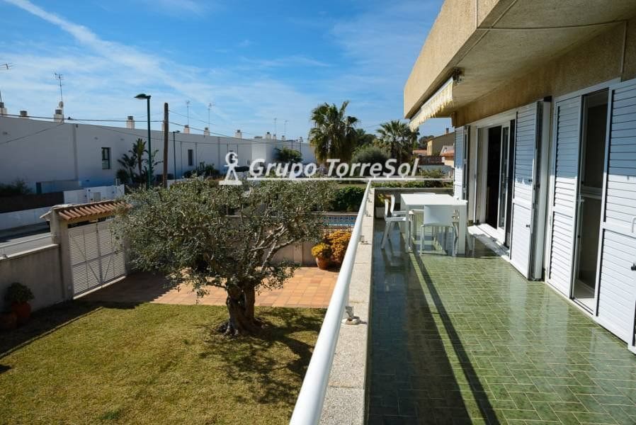 4 soverom Villa til salgs i Calafell med svømmebasseng garasje - € 550 000 (Ref: 9553133)