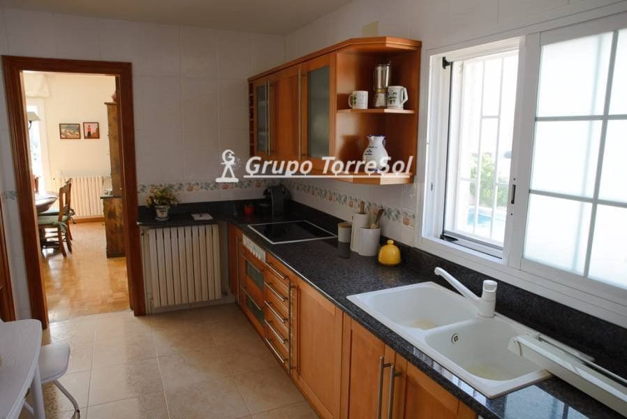 4 soverom Villa til salgs i Calafell med svømmebasseng garasje - € 550 000 (Ref: 9553133)