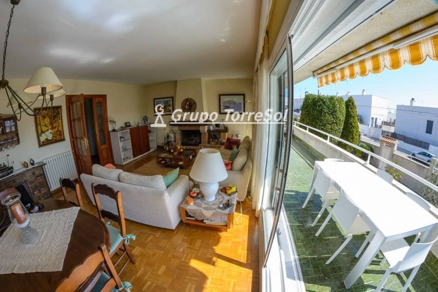 4 soverom Villa til salgs i Calafell med svømmebasseng garasje - € 550 000 (Ref: 9553133)