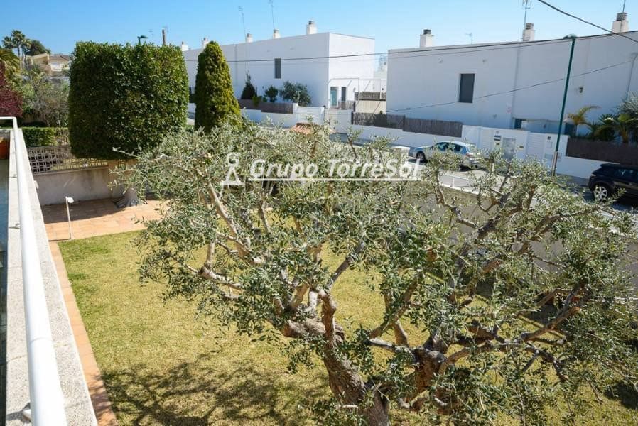 4 soverom Villa til salgs i Calafell med svømmebasseng garasje - € 550 000 (Ref: 9553133)