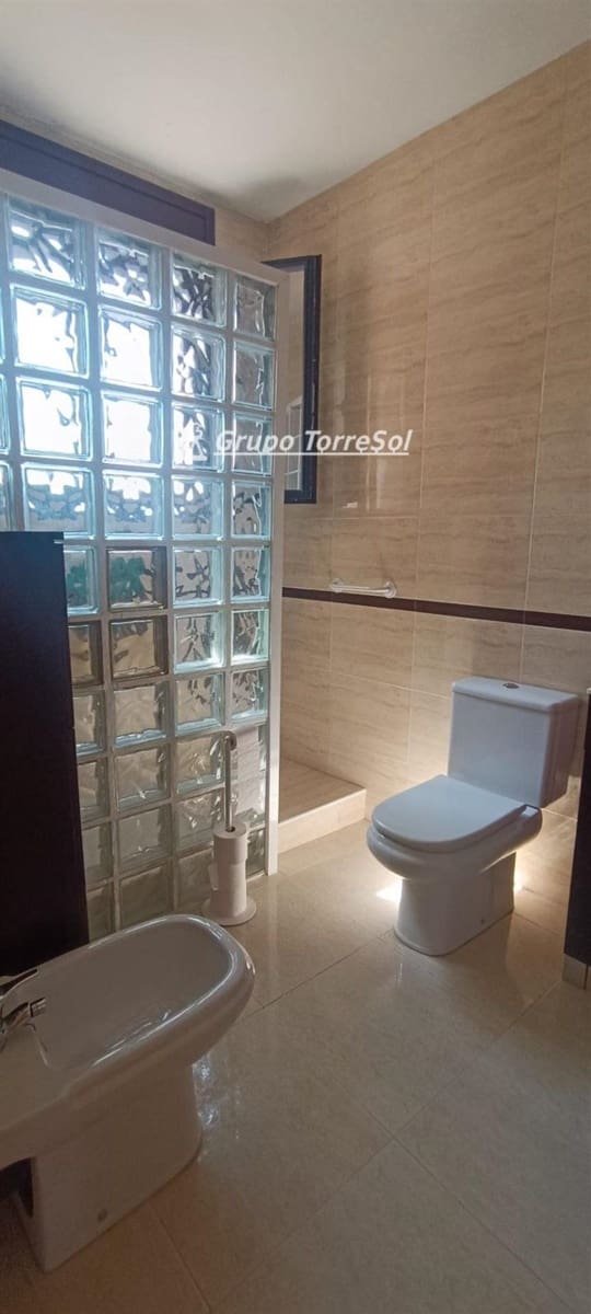 3 bedroom Townhouse for sale in Banyeres del Penedes - € 230,000 (Ref: 9570381)