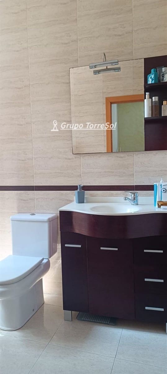 3 bedroom Townhouse for sale in Banyeres del Penedes - € 230,000 (Ref: 9570381)