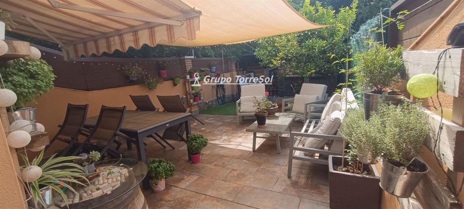 3 bedroom Townhouse for sale in Banyeres del Penedes - € 230,000 (Ref: 9570381)