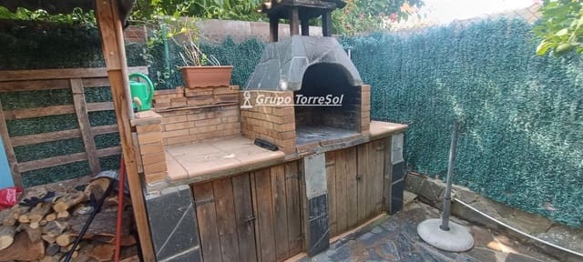 3 bedroom Townhouse for sale in Banyeres del Penedès - € 230,000 (Ref: 9570381)