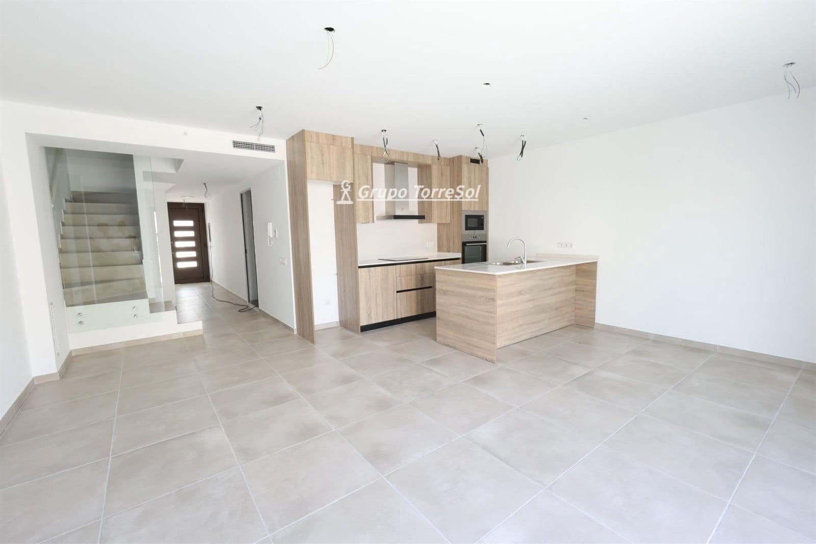 3 bedroom Townhouse for sale in Banyeres del Penedes - € 269,000 (Ref: 9574855)