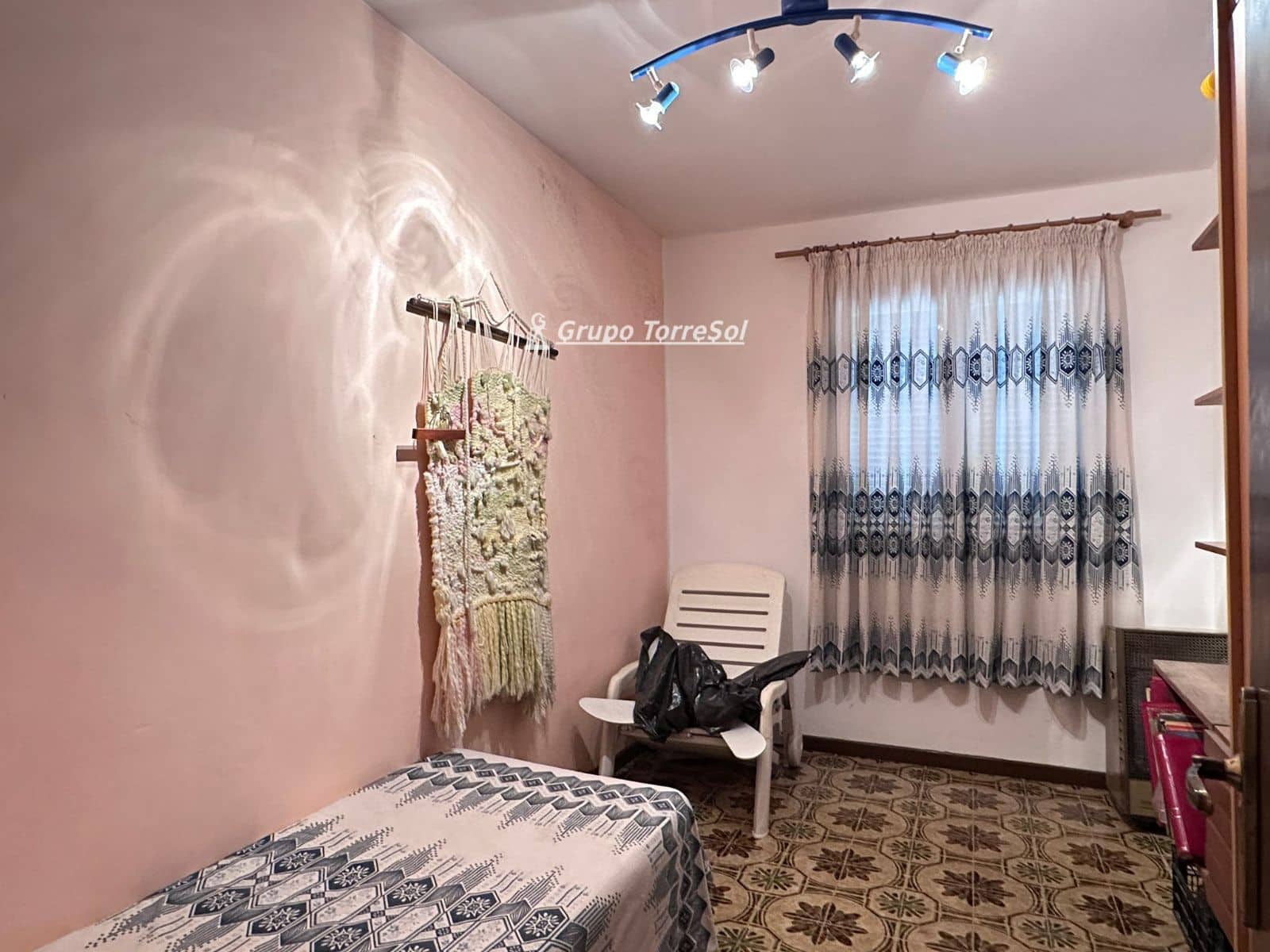 3 slaapkamer Flat te koop in Castellet i la Gornal met zwembad garage - € 199.000 (Ref: 9588453)