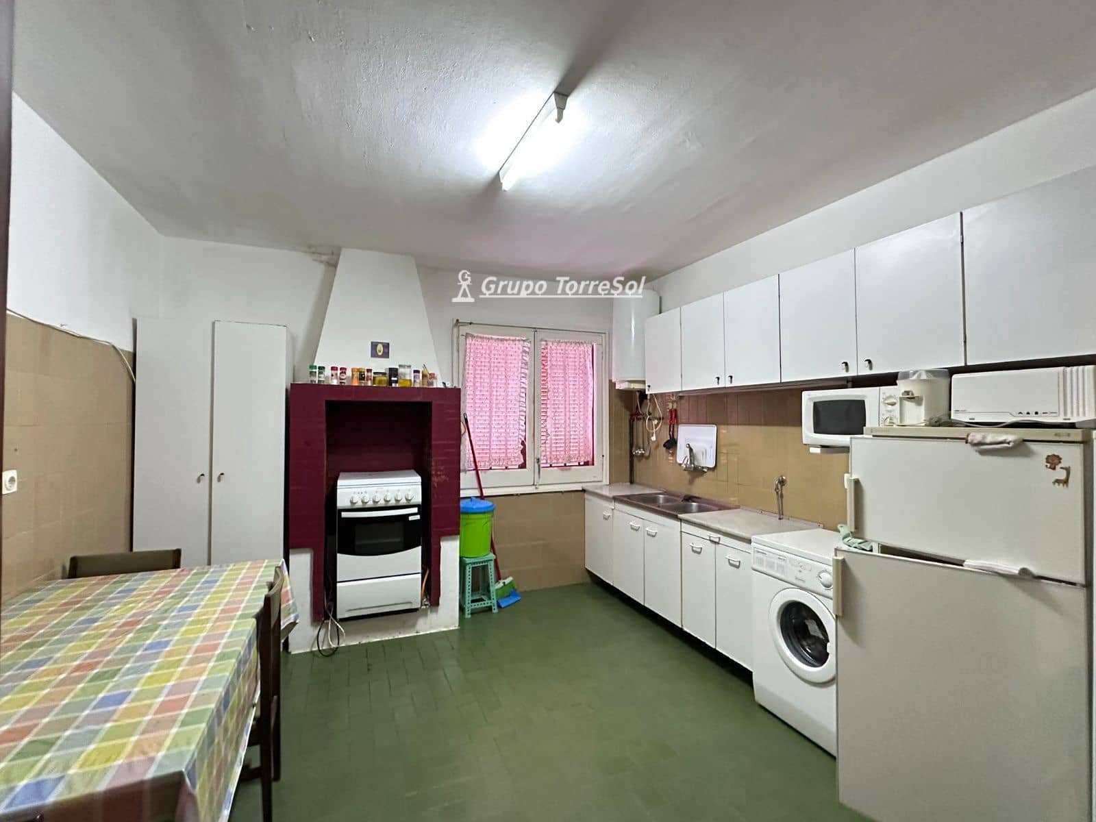 3 slaapkamer Flat te koop in Castellet i la Gornal met zwembad garage - € 199.000 (Ref: 9588453)