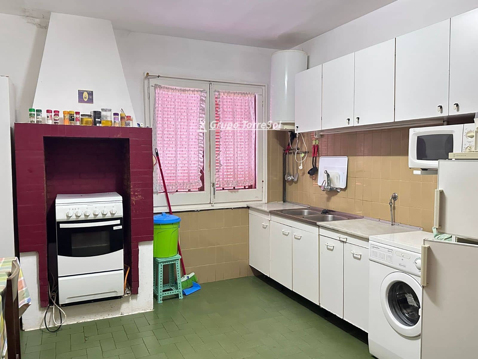 3 slaapkamer Flat te koop in Castellet i la Gornal met zwembad garage - € 199.000 (Ref: 9588453)