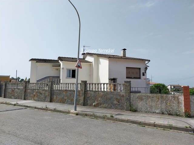 3 soverom Hus til salgs i El Vendrell med svømmebasseng - € 225 000 (Ref: 9596444)