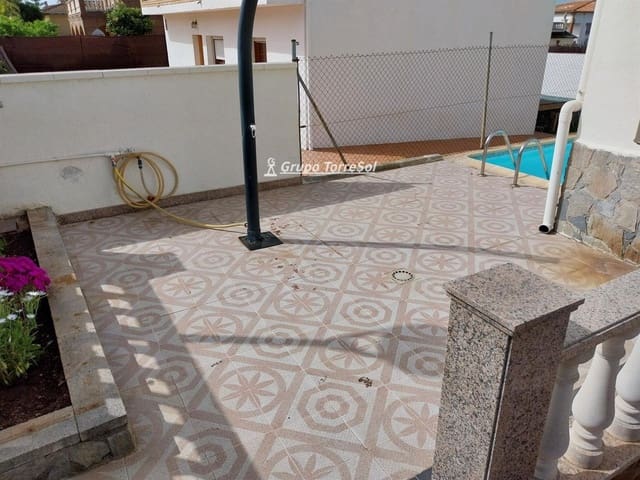 3 soverom Hus til salgs i El Vendrell med svømmebasseng - € 225 000 (Ref: 9596444)