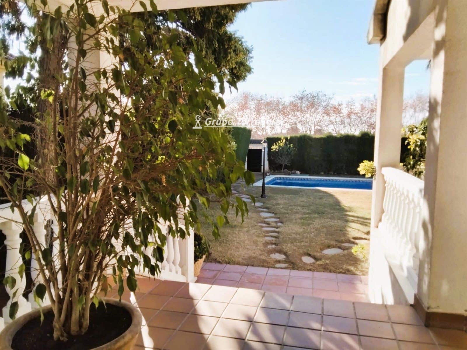 5 slaapkamer Villa te koop in El Vendrell met zwembad garage - € 550.000 (Ref: 9602699)