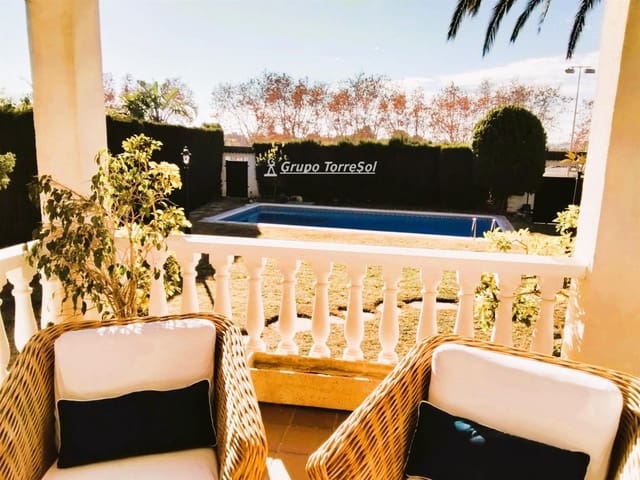 5 slaapkamer Villa te koop in El Vendrell met zwembad garage - € 550.000 (Ref: 9602699)