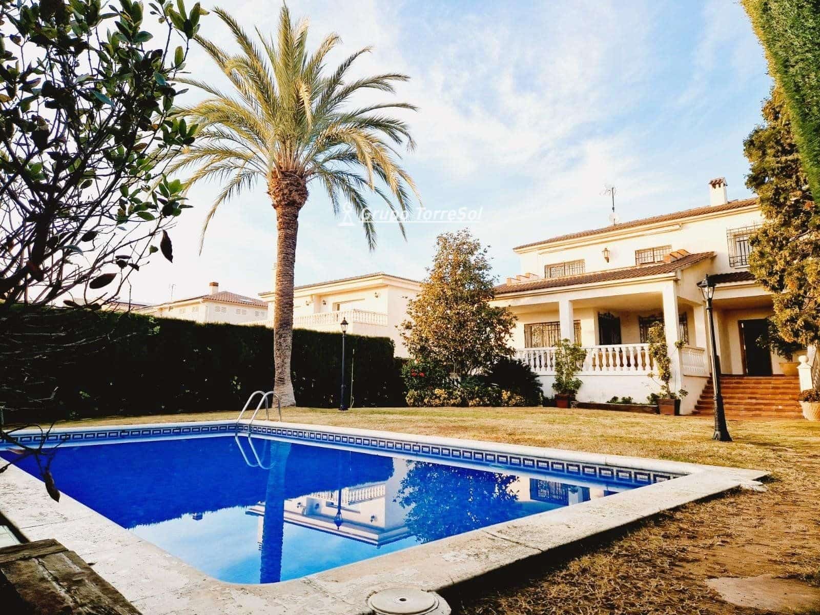 5 slaapkamer Villa te koop in El Vendrell met zwembad garage - € 550.000 (Ref: 9602699)