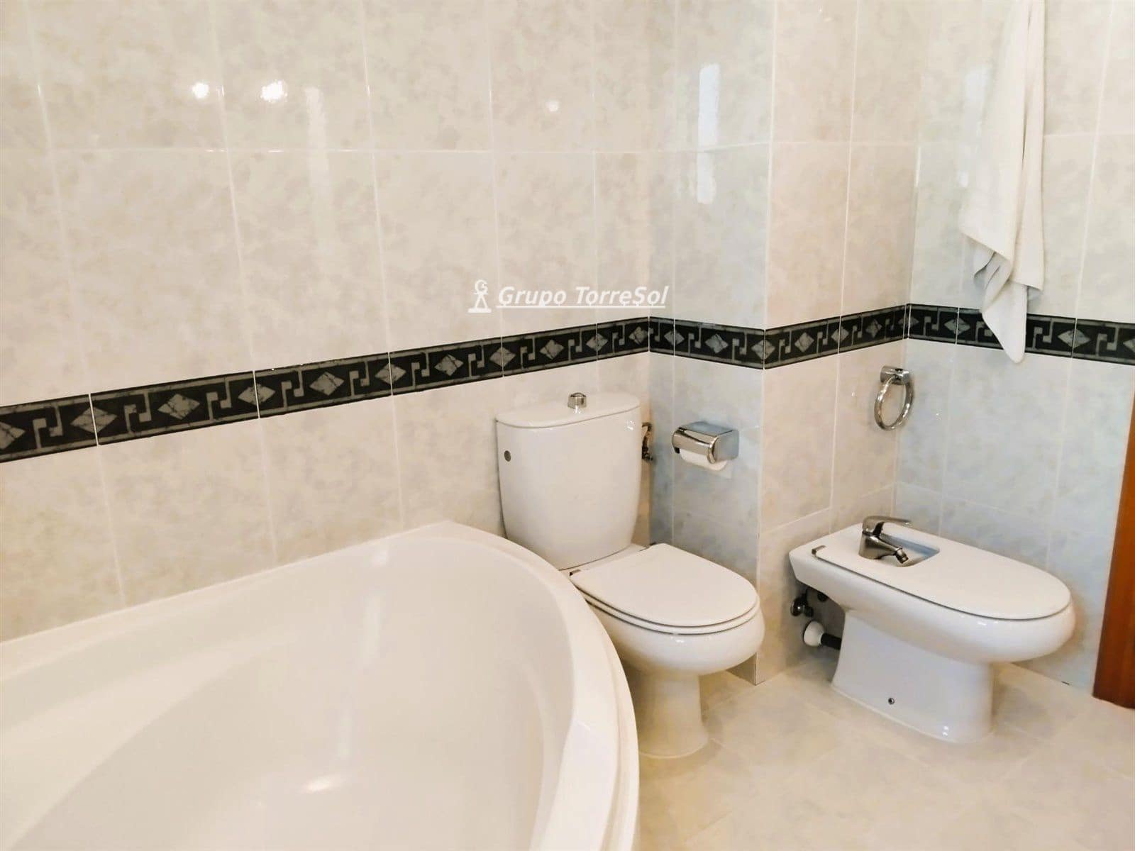 5 slaapkamer Villa te koop in El Vendrell met zwembad garage - € 550.000 (Ref: 9602699)