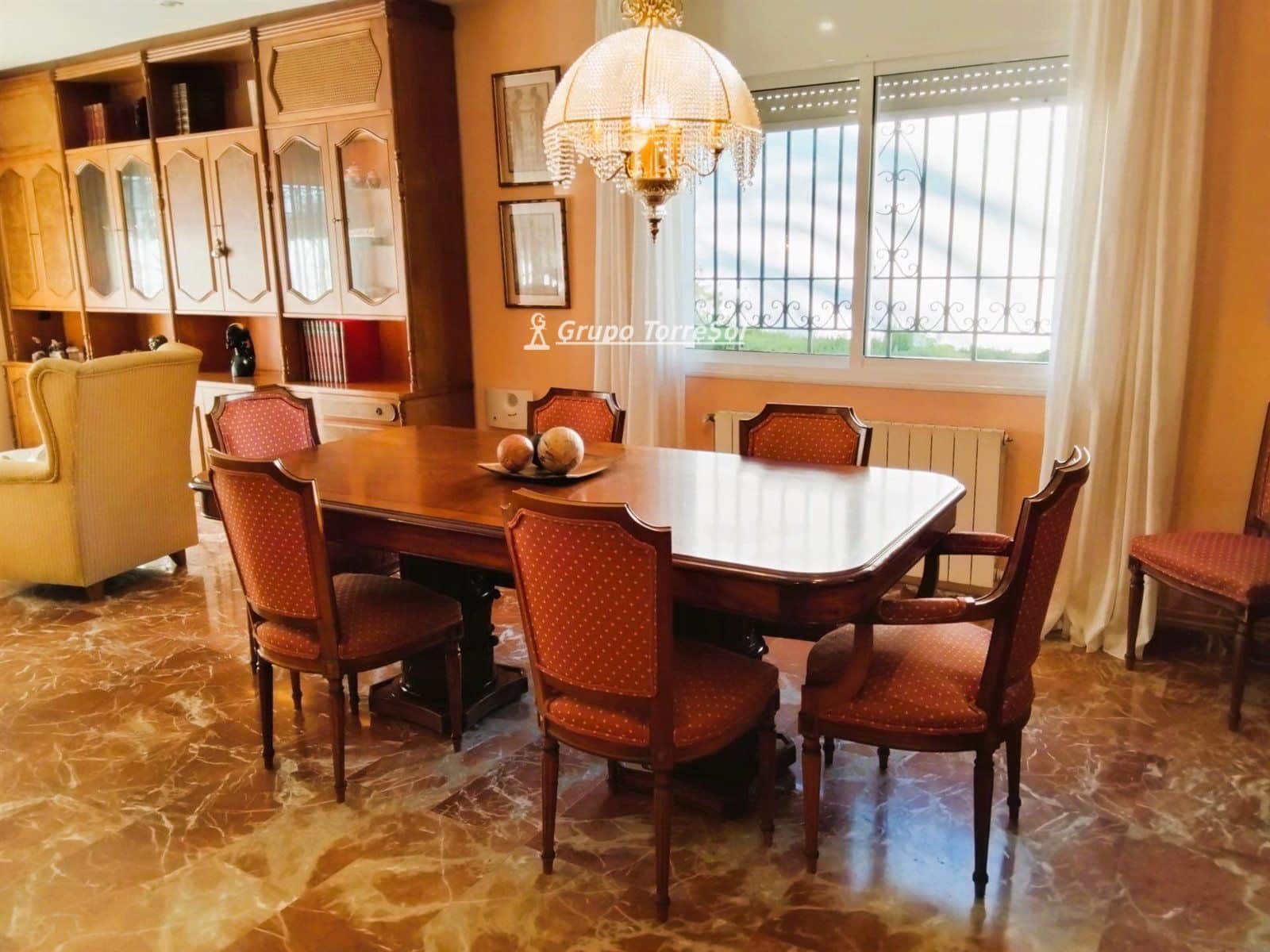 5 slaapkamer Villa te koop in El Vendrell met zwembad garage - € 550.000 (Ref: 9602704)