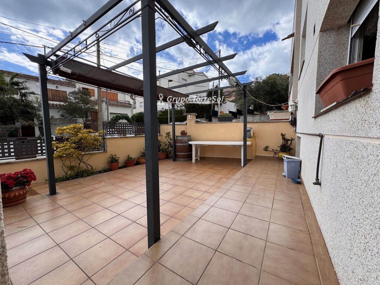 6 quarto Casa em Banda para venda em Creixell com garagem - 329 000 € (Ref: 9611873)