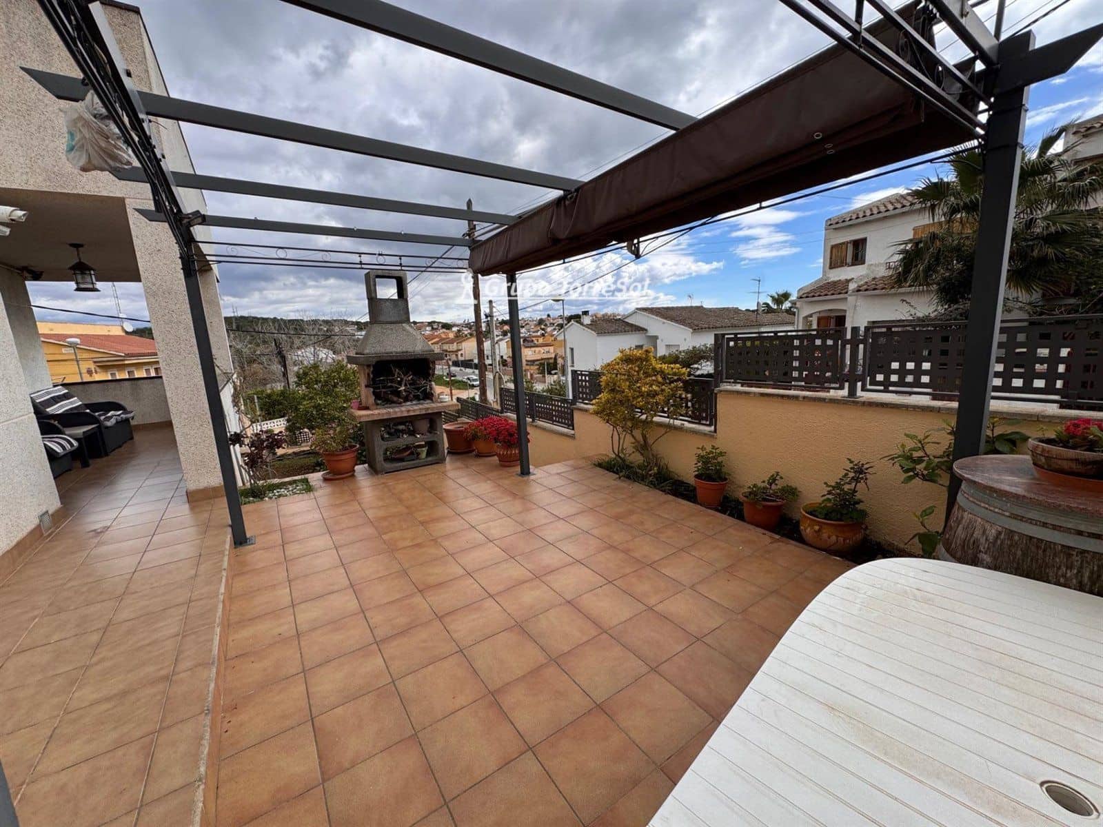 6 quarto Casa em Banda para venda em Creixell com garagem - 329 000 € (Ref: 9611873)