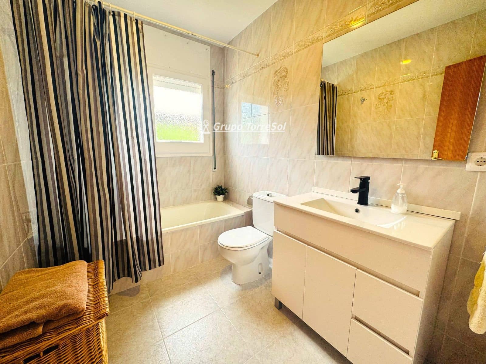 5 soverom Villa til salgs i L'Ametlla de Mar med svømmebasseng garasje - € 350 000 (Ref: 9611874)