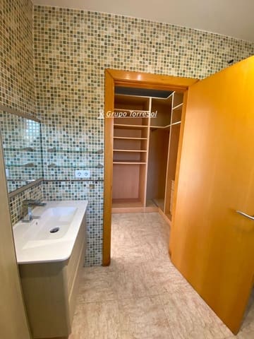 4 bedroom Townhouse for sale in Segur de Calafell, Calafell with garage - € 357,000 (Ref: 9611976)