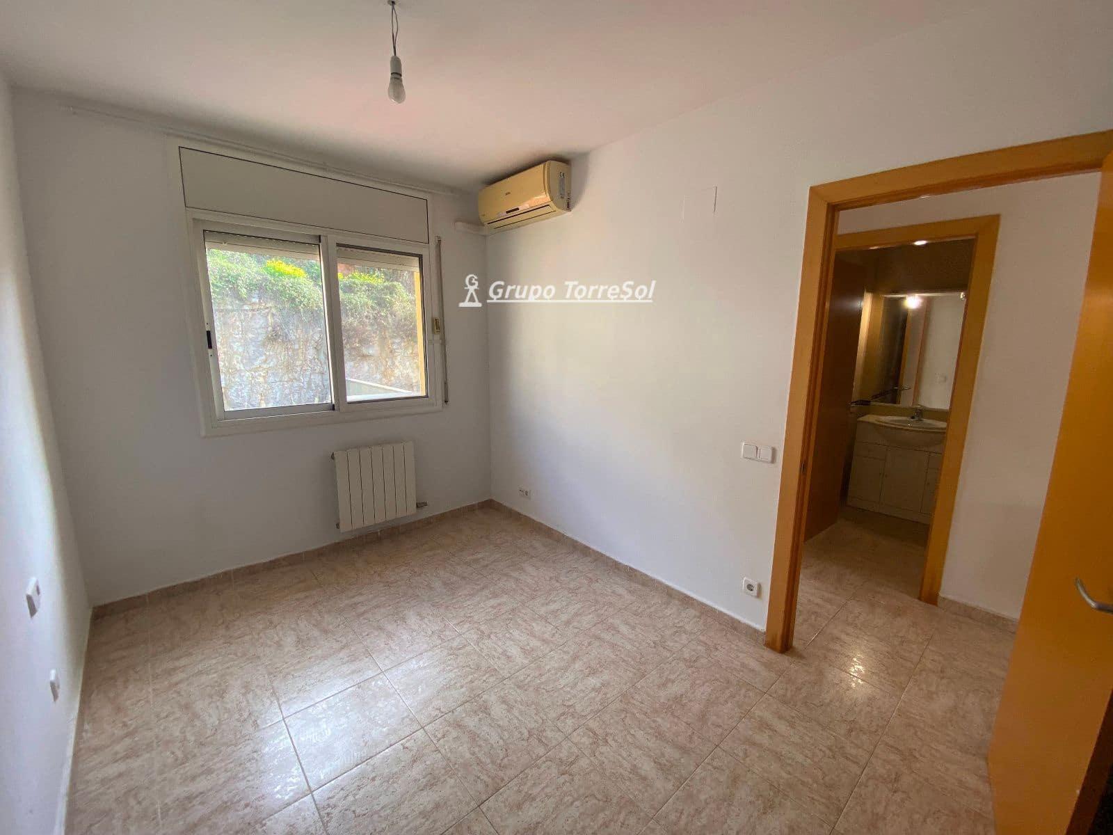 4 bedroom Townhouse for sale in Segur de Calafell with garage - € 357,000 (Ref: 9611976)