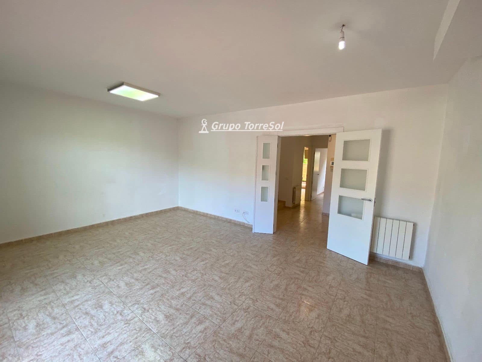 4 bedroom Townhouse for sale in Segur de Calafell with garage - € 357,000 (Ref: 9611976)