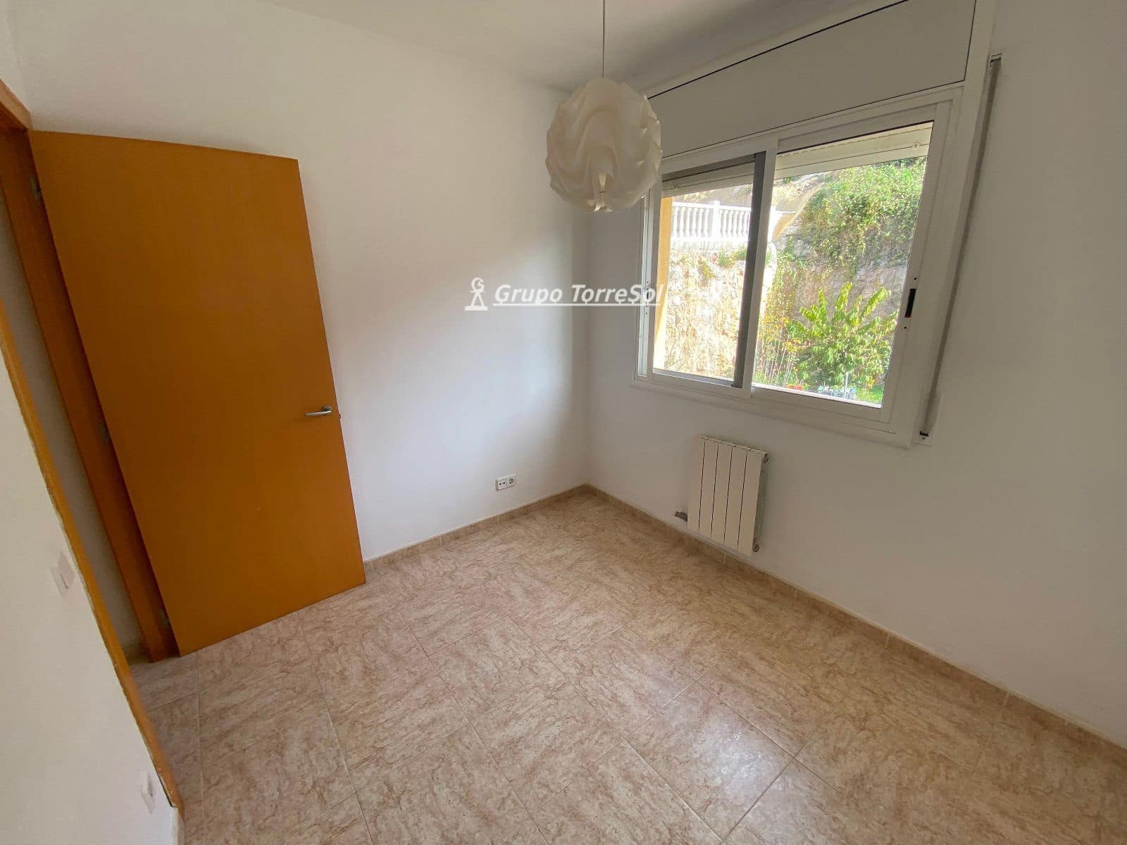 4 bedroom Townhouse for sale in Segur de Calafell with garage - € 357,000 (Ref: 9611976)