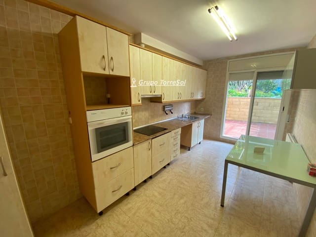 4 bedroom Townhouse for sale in Segur de Calafell, Calafell with garage - € 357,000 (Ref: 9611976)