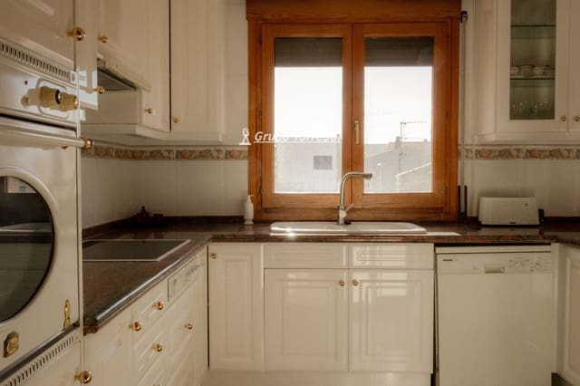 5 sovrum Lägenhet till salu i El Vendrell med garage - 290 000 € (Ref: 9614532)