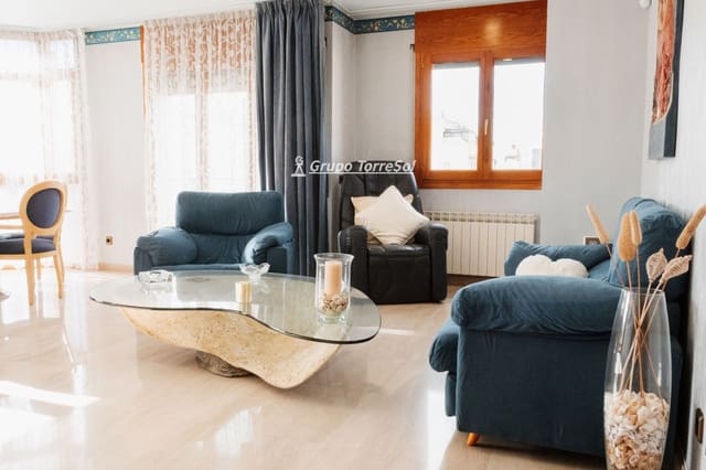 5 sypialnia Mieszkanie na sprzedaż w El Vendrell z garażem - 290 000 € (Ref: 9614532)