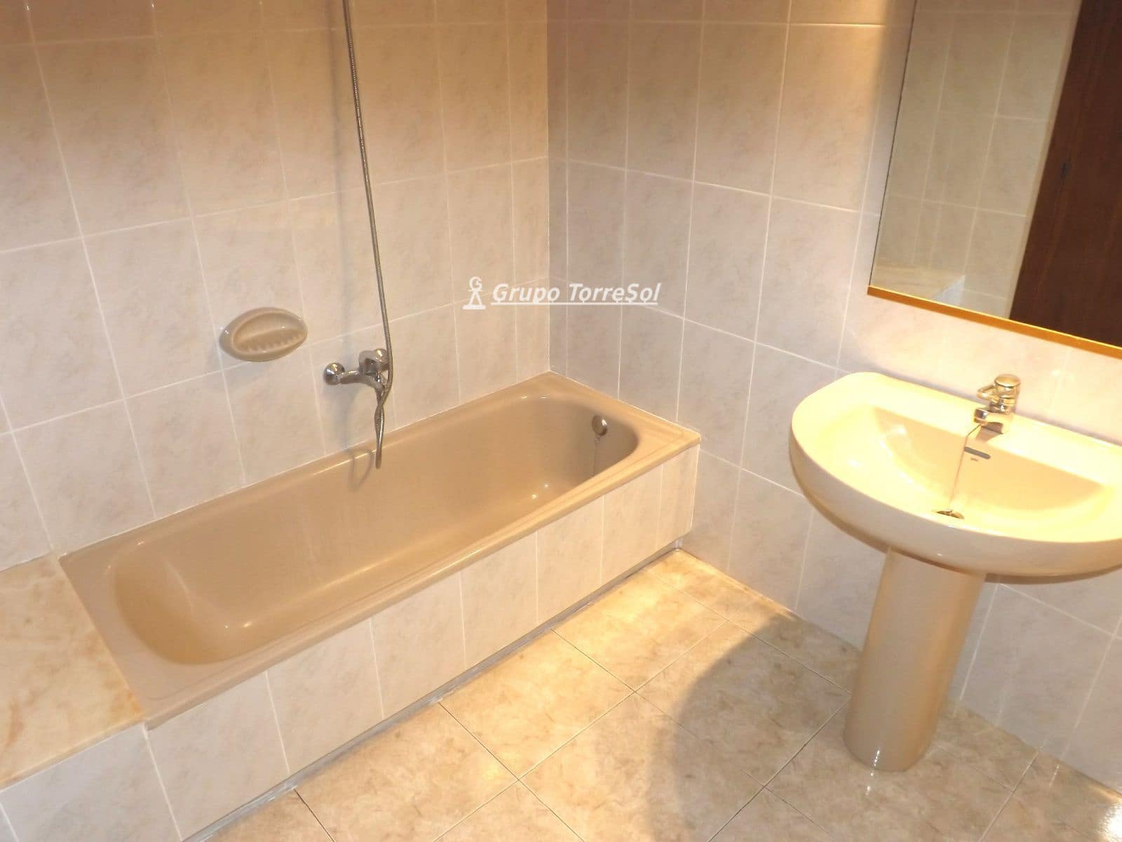 4 slaapkamer Penthouse te koop in Calafell met zwembad garage - € 297.000 (Ref: 9622906)