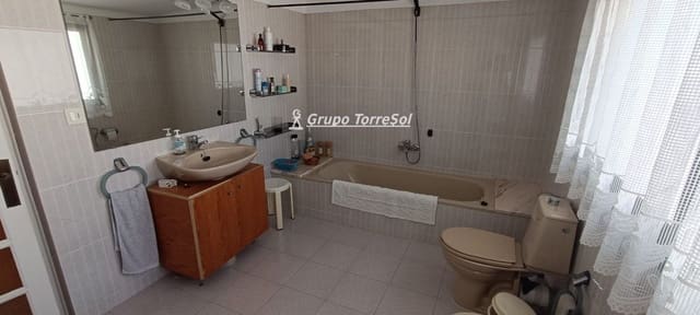 4 sovrum Hus till salu i Coma-Ruga, El Vendrell med garage - 315 000 € (Ref: 9626516)