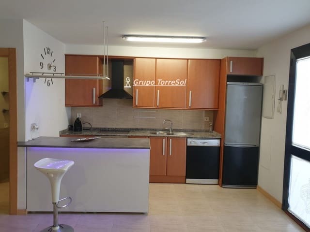 Casa de 4 habitaciones en Roda de Barà en venta con piscina - 240.000 € (Ref: 9626517)