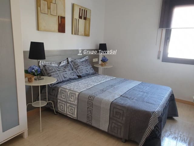 Casa de 4 habitaciones en Roda de Barà en venta con piscina - 240.000 € (Ref: 9626517)