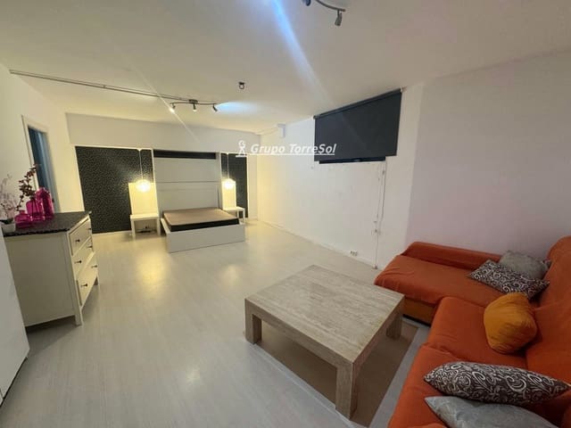 4 soveværelse Byhus til salg i Roda de Barà med swimmingpool - € 240.000 (Ref: 9626517)